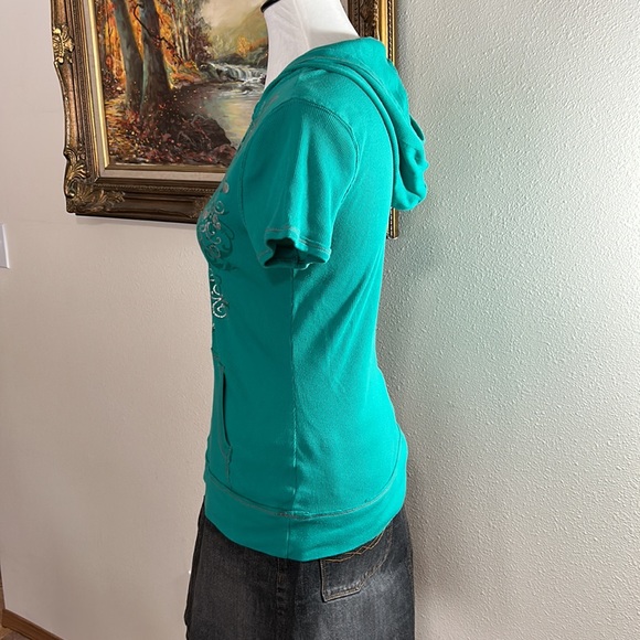 Emerald Hooded Short Sleeve, Ribbed Shirt. Kangaroo Pouch. Metallic Scrolls. Med - Picture 2 of 6